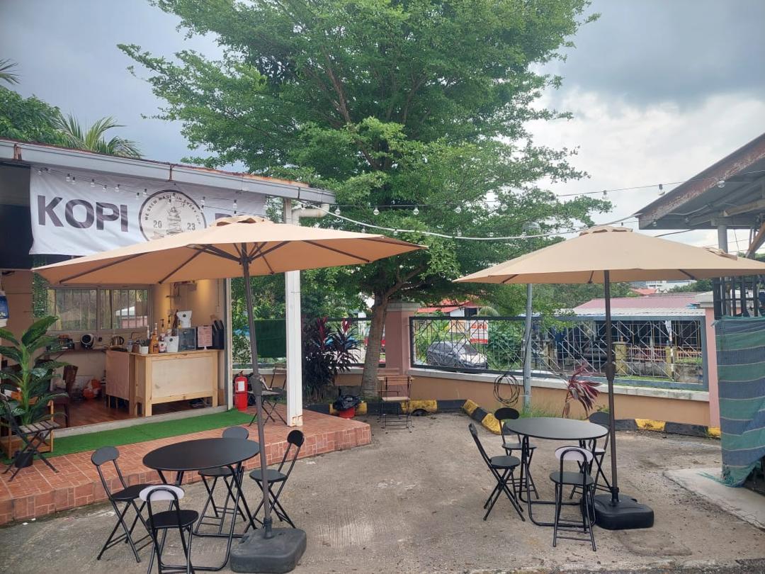 Kopi Pot Store Exterior